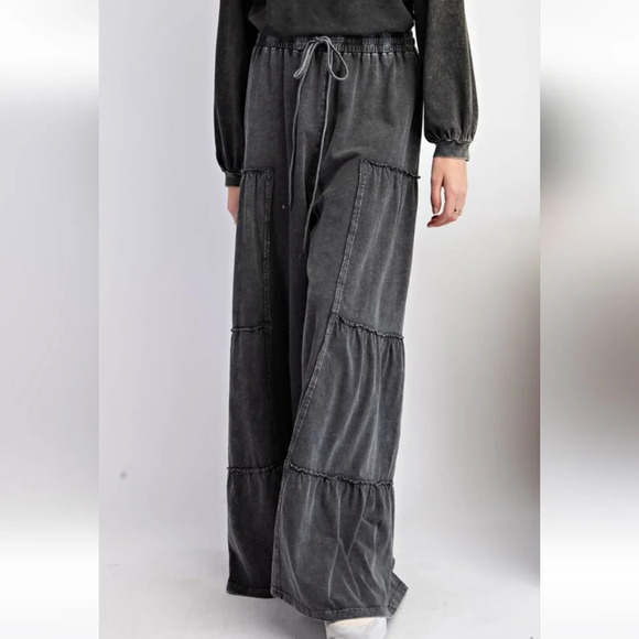 New Easel Black Mineral Washed Tiered Pants - Picture 4 of 5